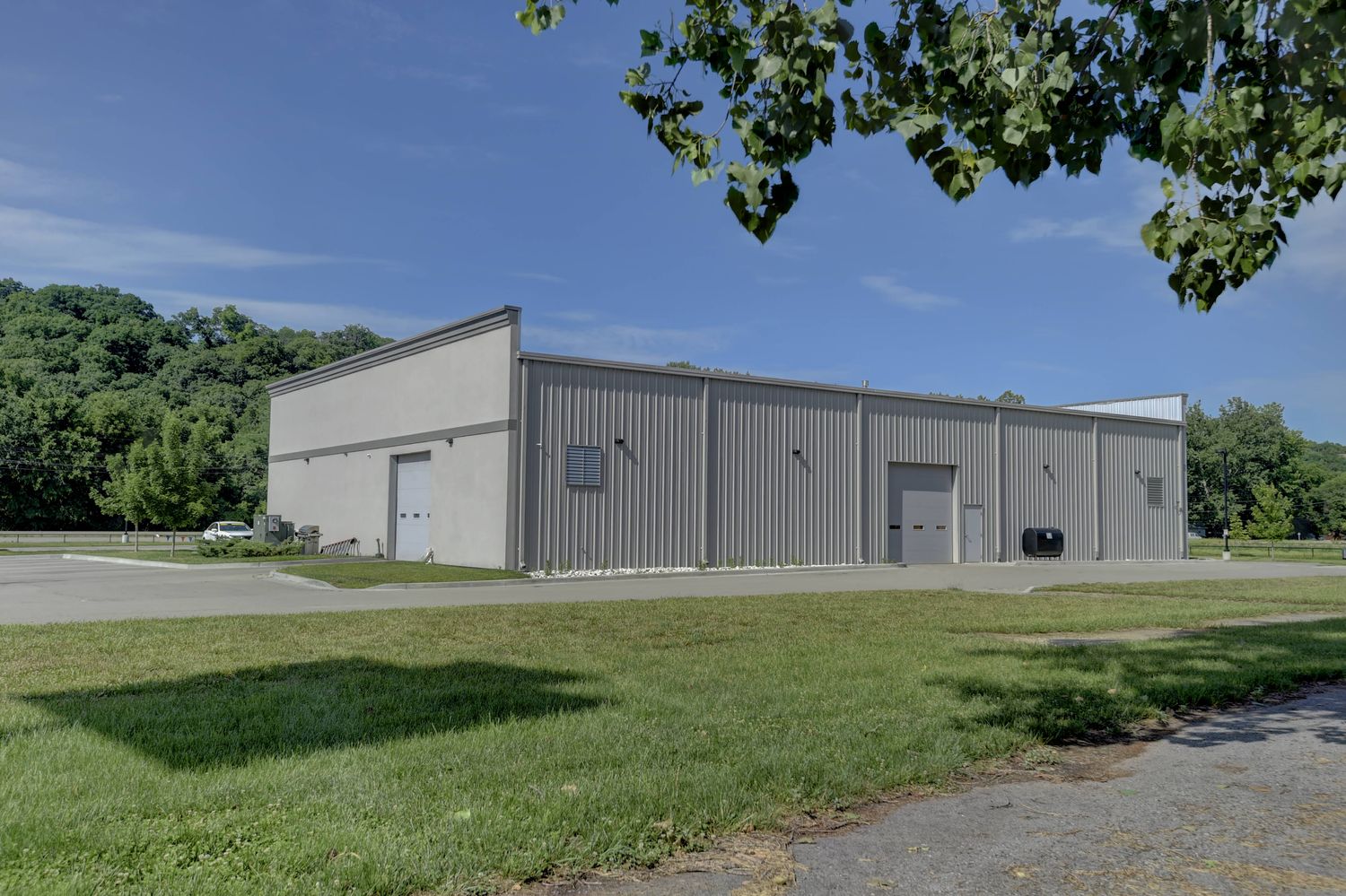 Midwest Auto Direct: 11401 Kaw Dr, Edwardsville, KS 66111